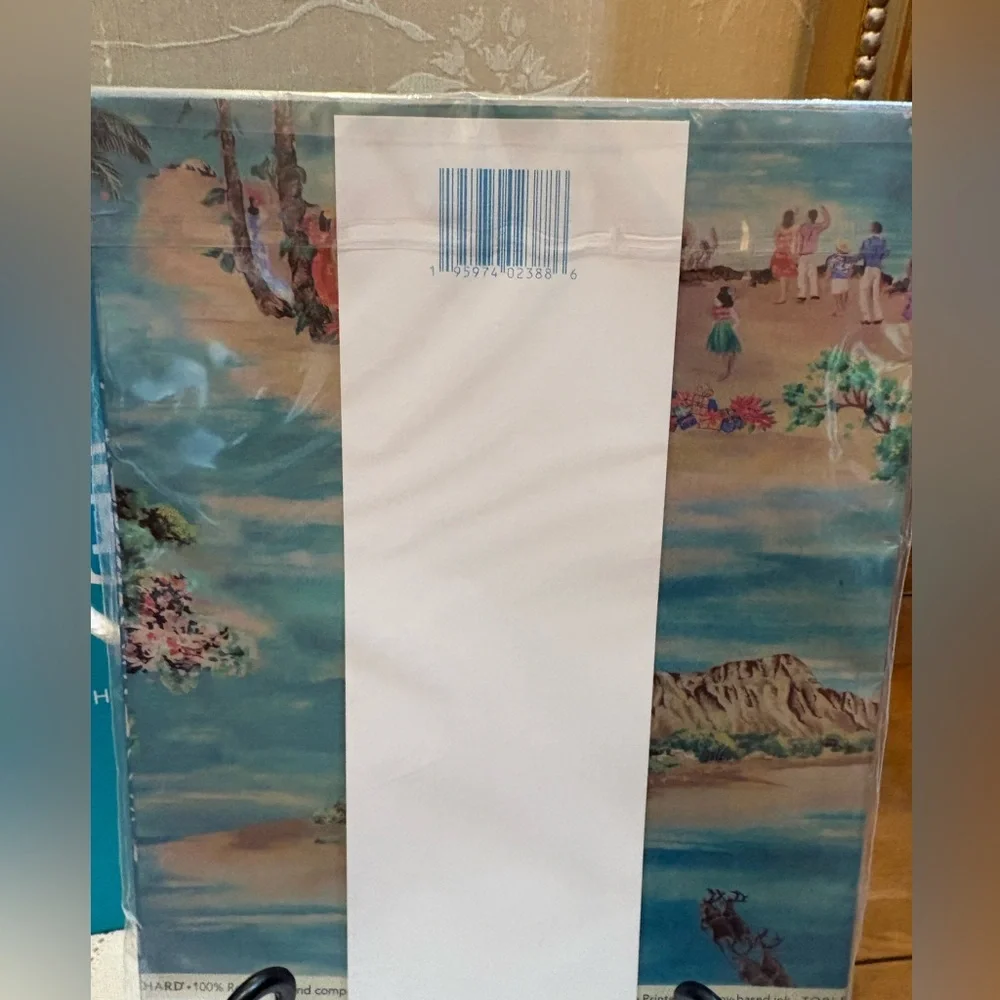 TORI RICHARD Eco-Friendly Gift Wrap Set Hawaiian Christmas Scene